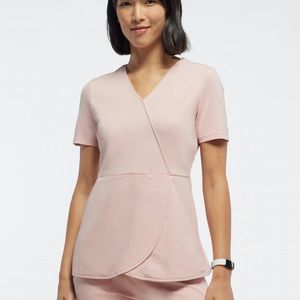BNWT Jaanuu peplum scrub top💗